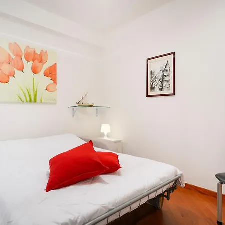 Guesthost - De Napoli Ev Appartement