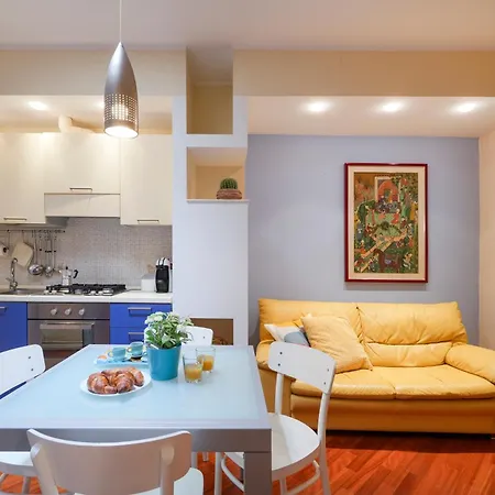 Guesthost - De Napoli Ev Appartement